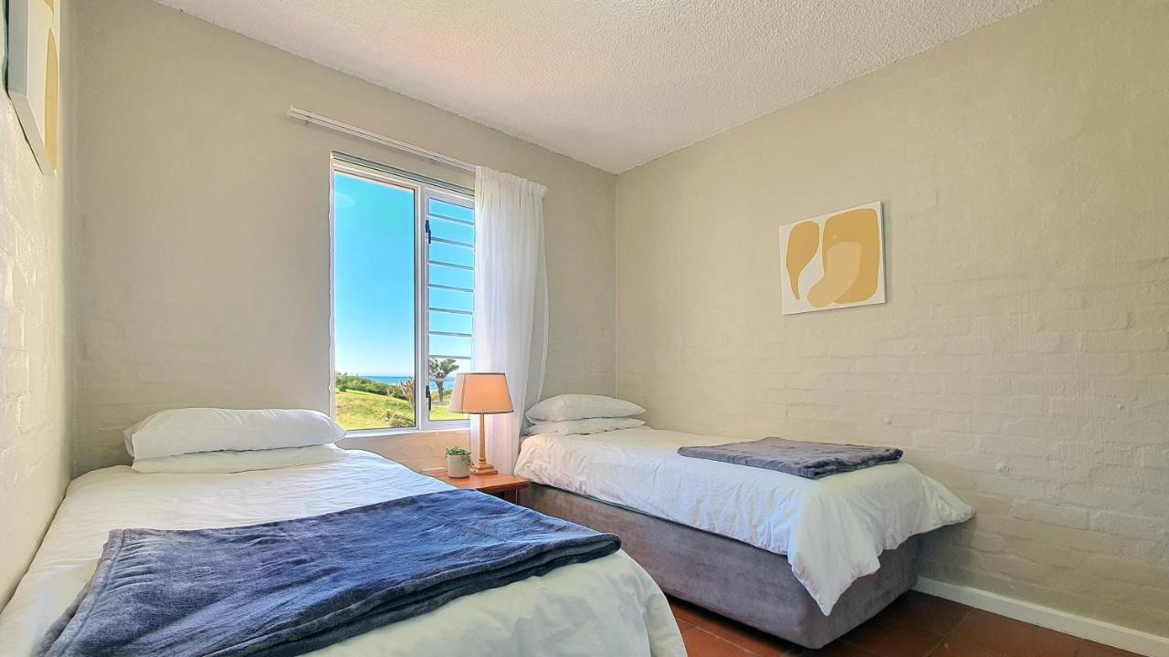 Escape To Paradise: Beachside Apartment Jeffreys Bay Bagian luar foto