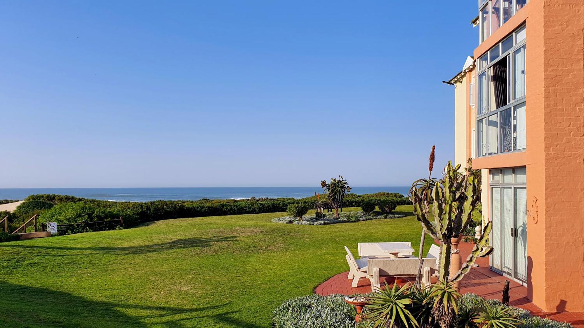 Escape To Paradise: Beachside Apartment Jeffreys Bay Bagian luar foto