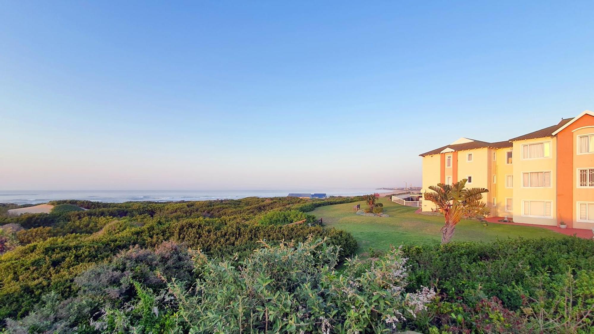 Escape To Paradise: Beachside Apartment Jeffreys Bay Bagian luar foto