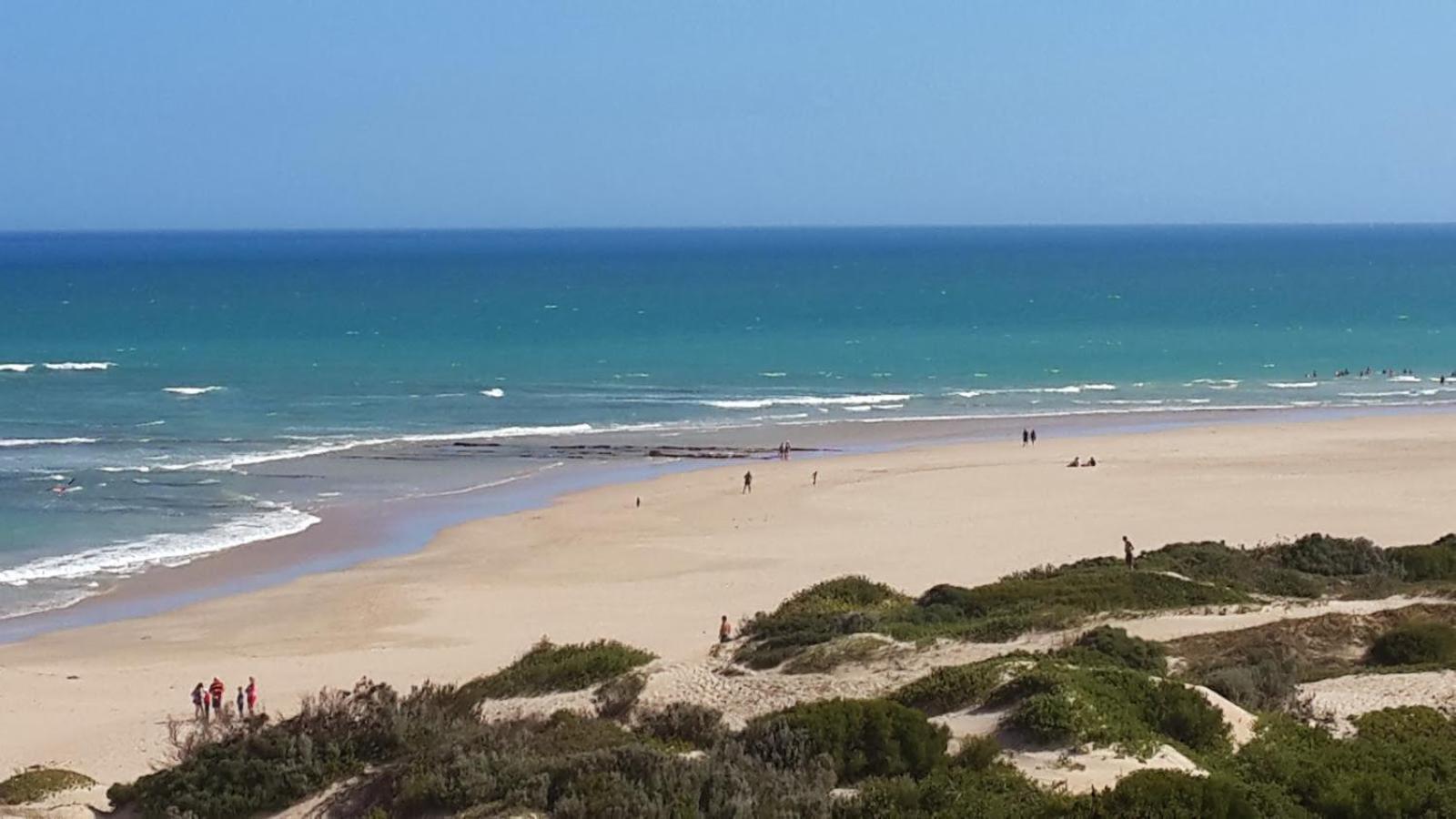 Escape To Paradise: Beachside Apartment Jeffreys Bay Bagian luar foto